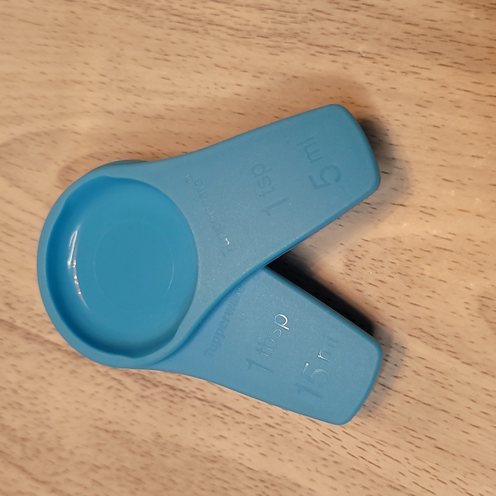 Tupperware Magnetic Measuring spoons - Picture 3 of 4